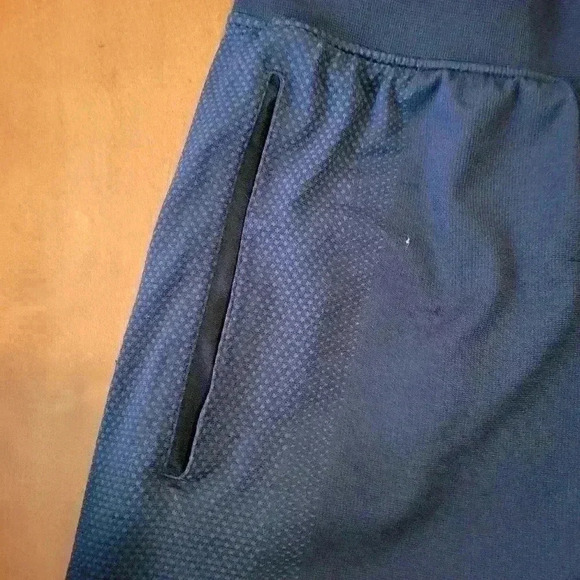 UNDER ARMOUR Heatgear Seamless knit shorts w/pockets 1306401 Size M - Picture 7 of 10